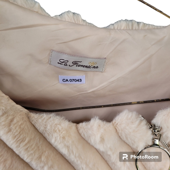 La Fiorentina Women's Camel Faux Fur Poncho One Size - Picture 4 of 8